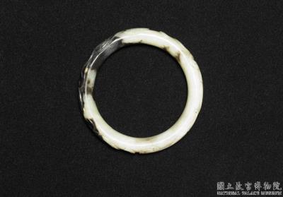 图片[2]-Jade bangle with chi-dragon pattern, Qing dynasty (1644-1911)-China Archive